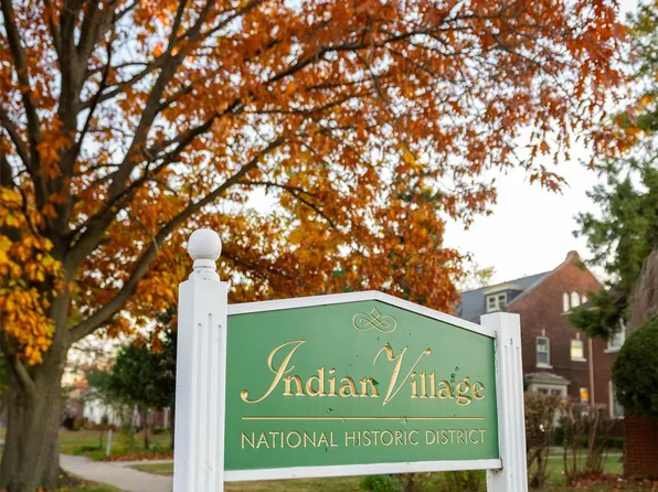 1496 Burns St, Detroit, MI 48214