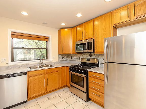 2nd image of 1902 W Birchwood Ave APT 2A
