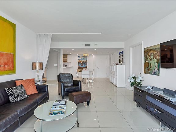 4th image of 650 West Ave APT 2603