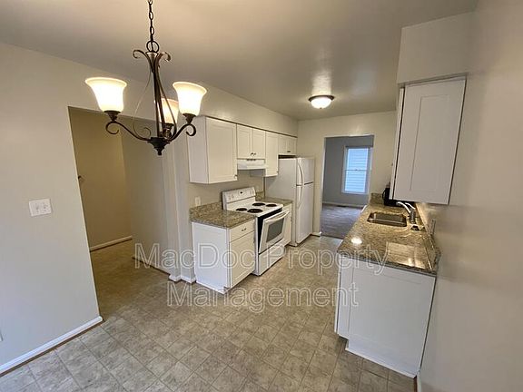 2nd image of 808 Grove Ave