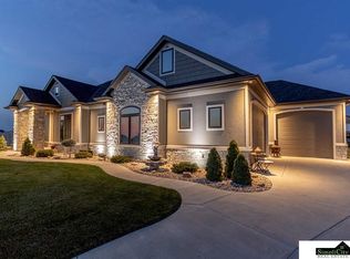 744 Linden Dr, Palmyra, NE 68418