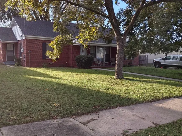 308 N Trinity St, Gilmer, TX 75644