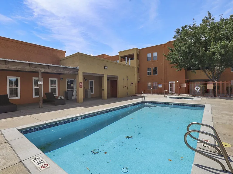 El Paseo Apartments — Photo 27