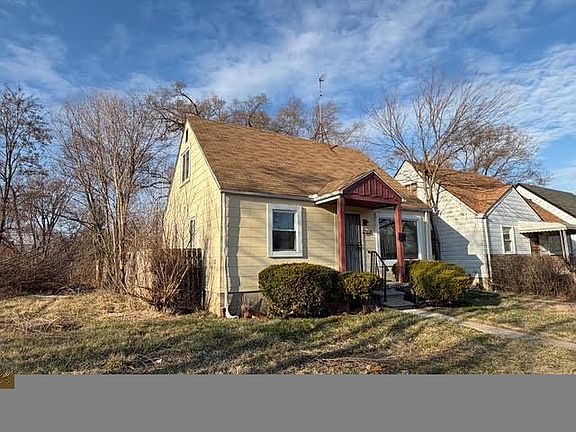 3rd image of 16828 W Chicago St