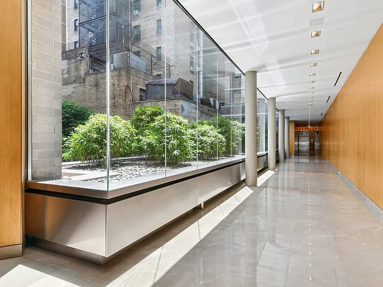 360 W 43rd St #S4D — Photo 10