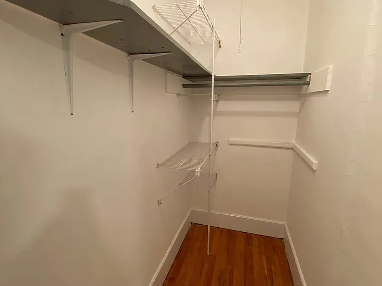 12 Courtney Ave — Photo 9