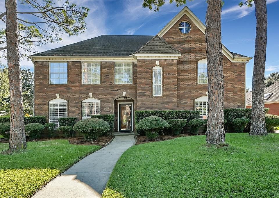 This beautiful home has great curb appeal and has been meticulously cared for by its current owners.