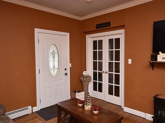 4th image of 814 Elizabeth St