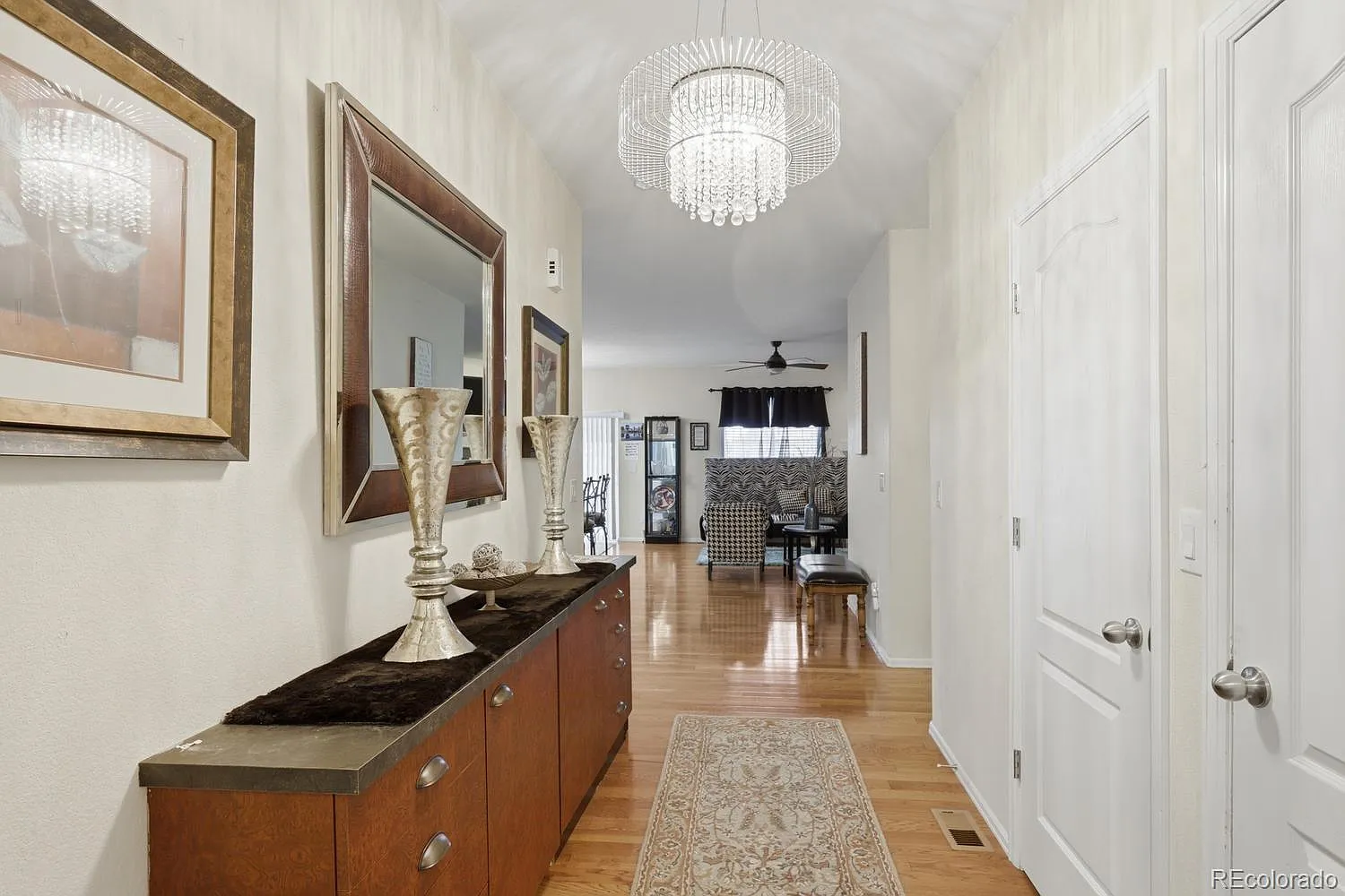 4 bed, 3.0 bath, 3252 sqft, $6,500 — Photo 2