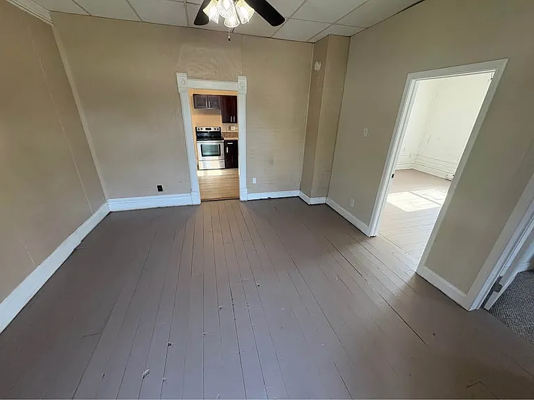 400 N Anderson St #400 — Photo 4