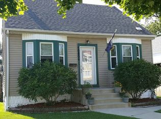 10806 S Whipple St, Chicago, IL