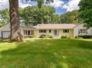 105 Llewellyn Dr, Westfield, MA 01085