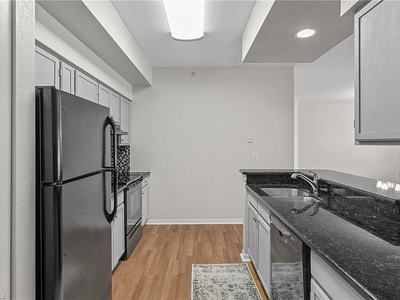 5th image of 4610 Saint Croix Ln APT 1022