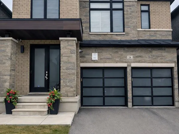 24 Walter Clifford Nesbitt Dr, Whitby, ON L1P 0G5