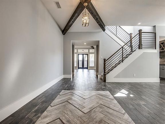 5th image of 2704 Mount View Dr