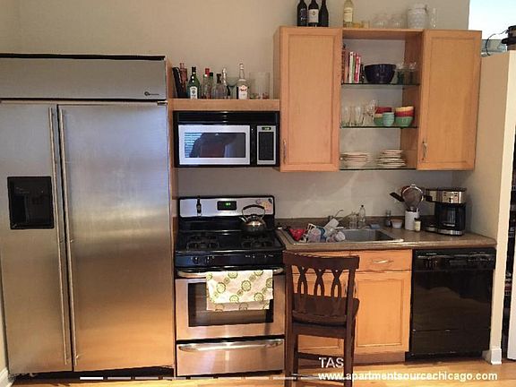 2nd image of 1345 N Wells St #302