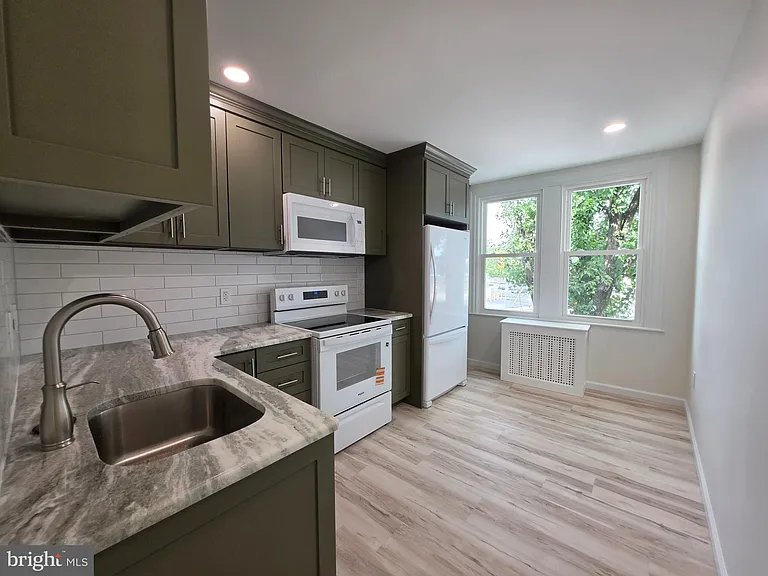 8 N York Rd — Photo 6