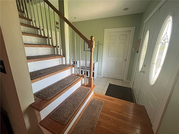 3rd image of 302 Allison Dr