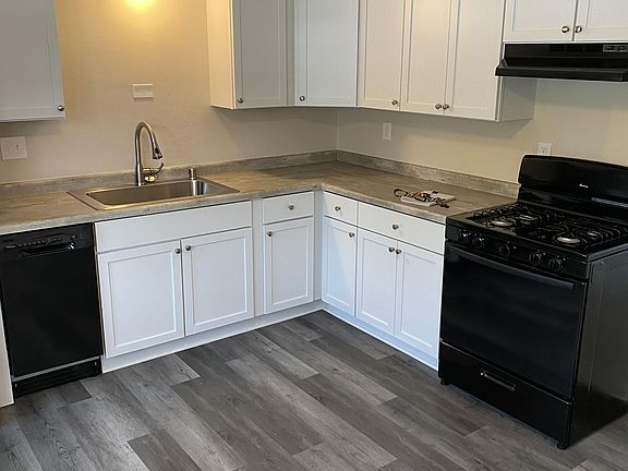 2nd image of 215 S Grand Ave #3
