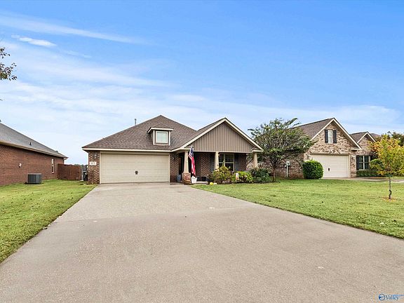 3rd image of 83 Olde Dogwood Trl