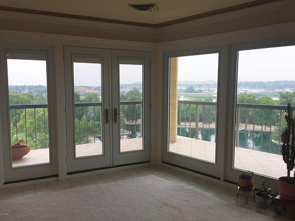 5th image of 405 Park Dr N APT 7A