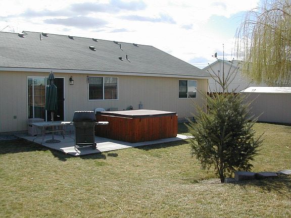 Backyard & Hot tub
