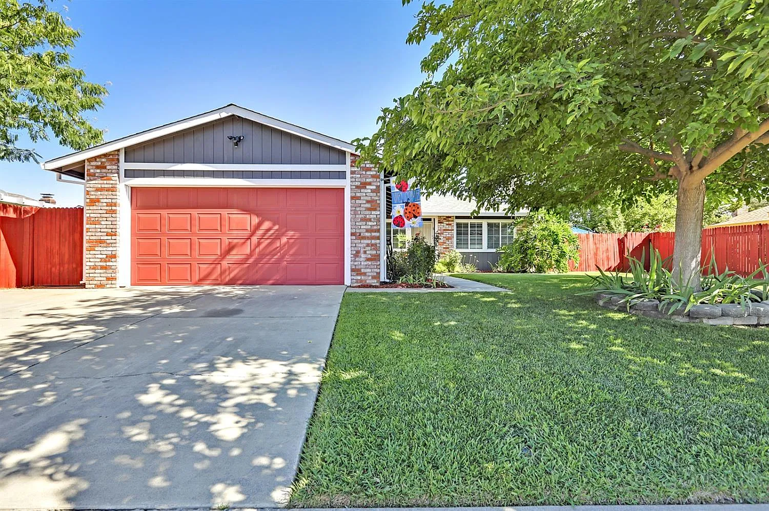 77 Rinetti Way photo 1