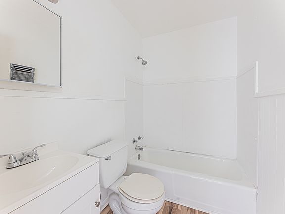 3rd image of 401 S 40th St #B