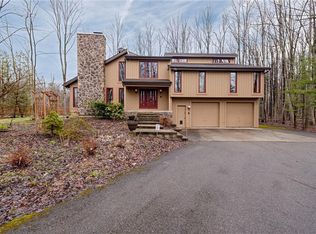 17216 Wood Acre Trl, Chagrin Falls, OH 44023