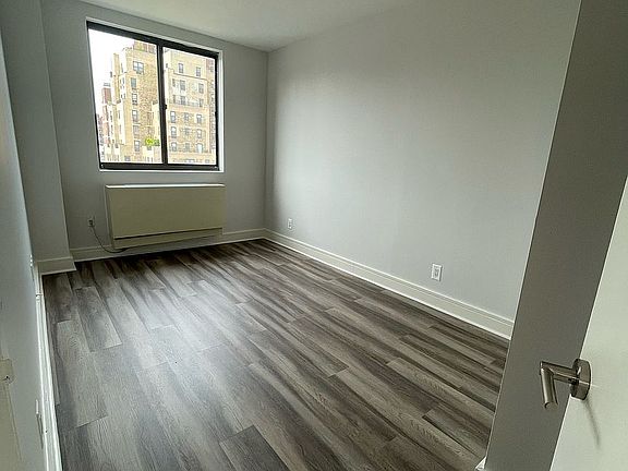 4th image of 323 W 96th St Ph 5