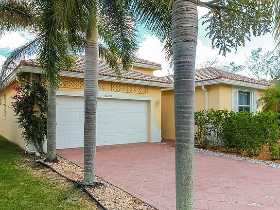 2nd image of 9628 Lago Dr