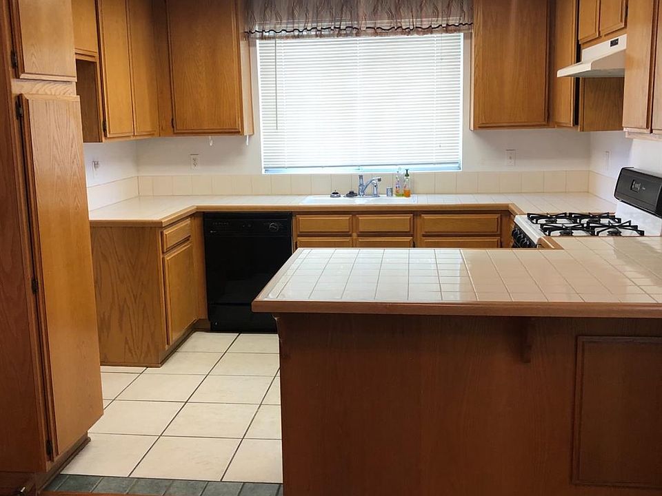 1st image of 12459 Basswood Ln