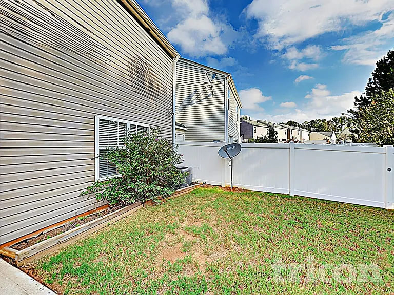 5370 Mountain Top Pl — Photo 13