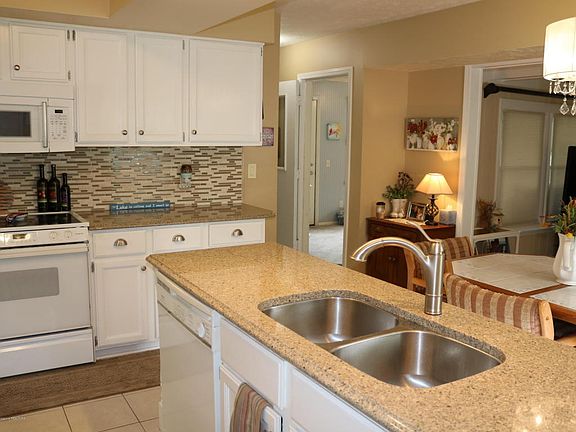 3rd image of 423 Park Meadows Dr