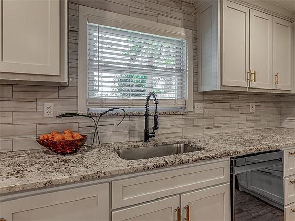 4th image of 2636 NW 58th St