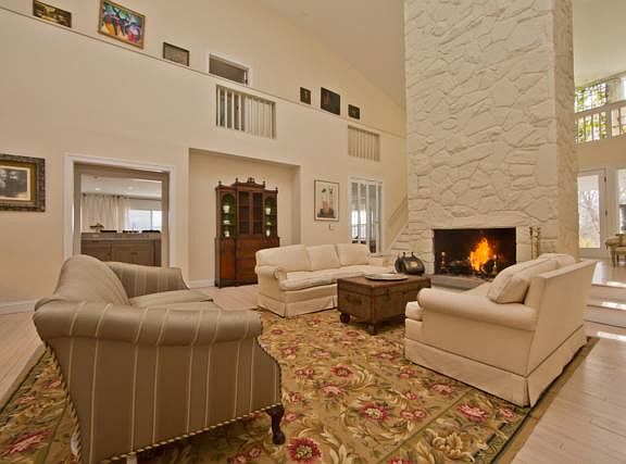 3rd image of 15 Reynolds Ln