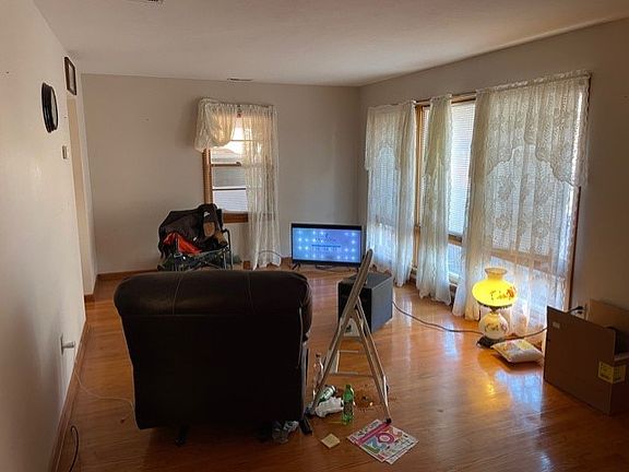 5th image of 307 Penick Ave