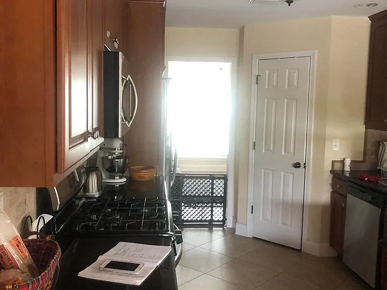 231 Gracie Ln — Photo 9