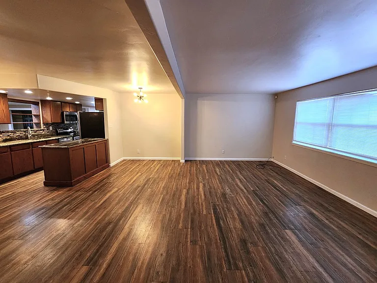 1795 Carlyle Dr — Photo 5
