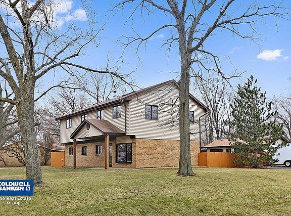 2nd image of 16741 Robinhood Dr