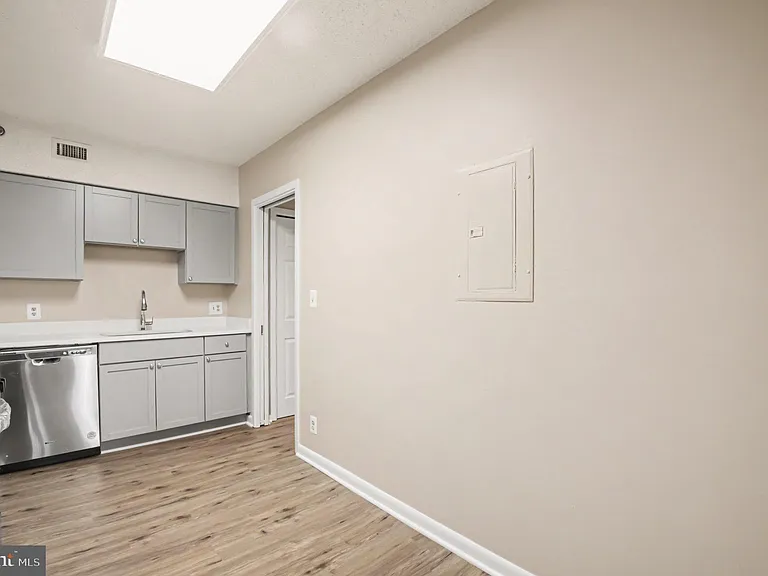 5501 Seminary Rd #2415 — Photo 7