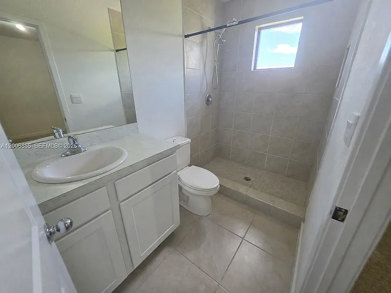 501 NE 1st Dr #501 — Photo 9