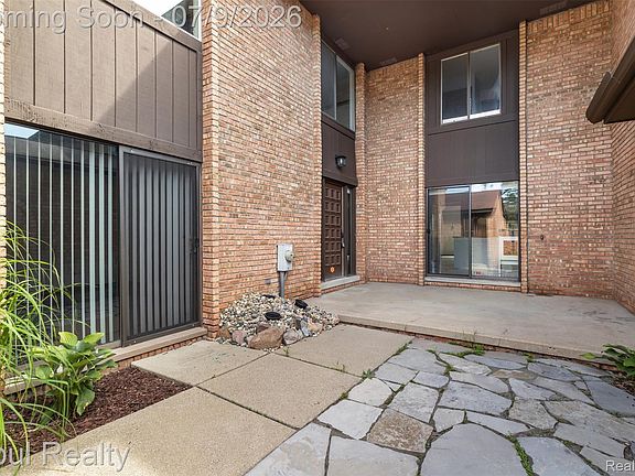 4th image of 3961 Chablis St