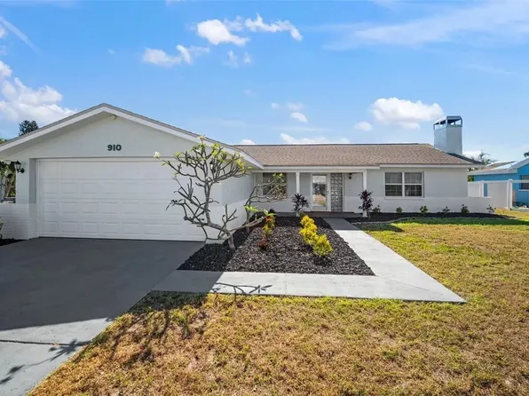 910 Spindle Palm Way, Apollo Beach, FL 33572