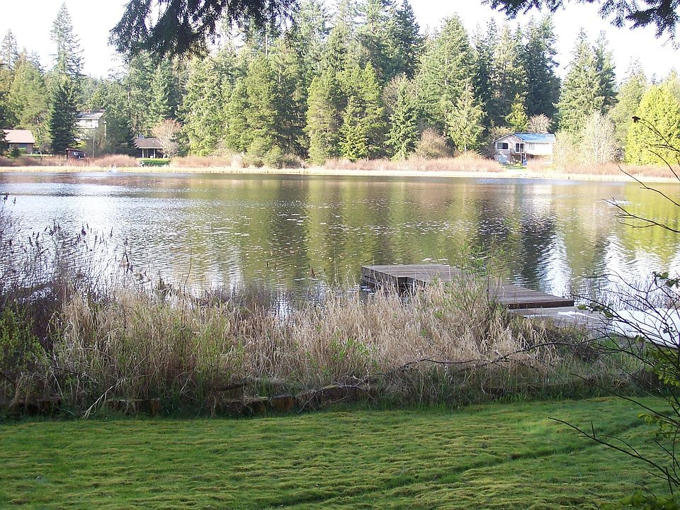 100 ft of Ruggs lake Waterfront!