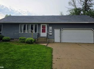 780 W 5th St, Garner, IA 50438