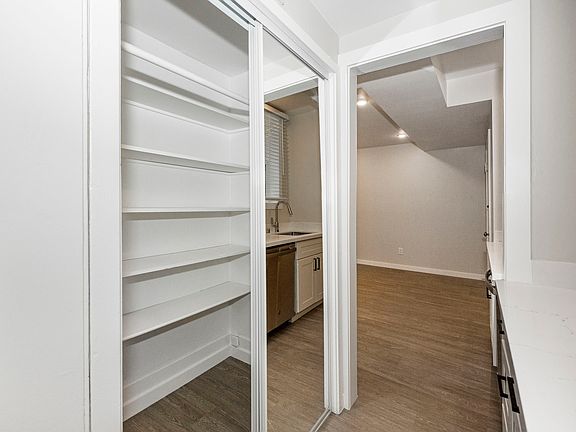 4th image of 1624 Sacramento St #57718924