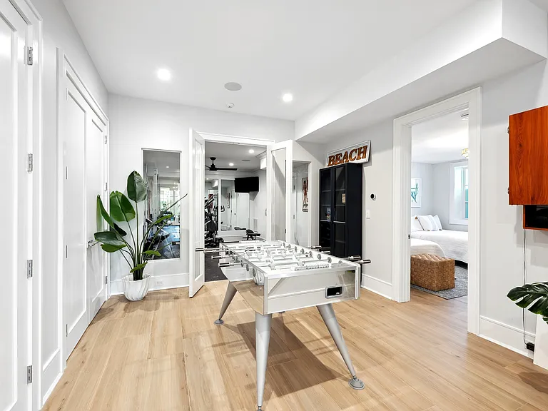 21 N Farragut Rd — Photo 40
