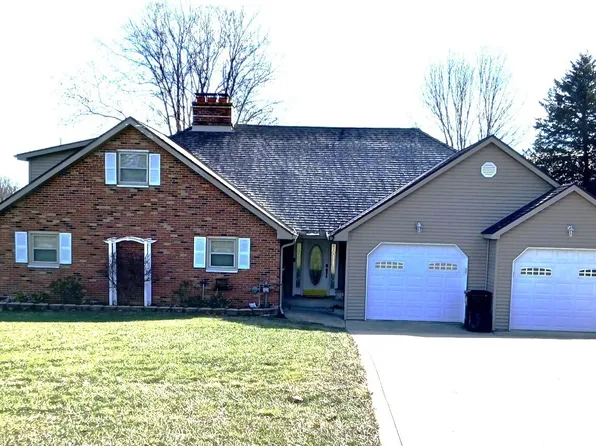 15501 E Lake Shore Dr N, Hope, IN 47246