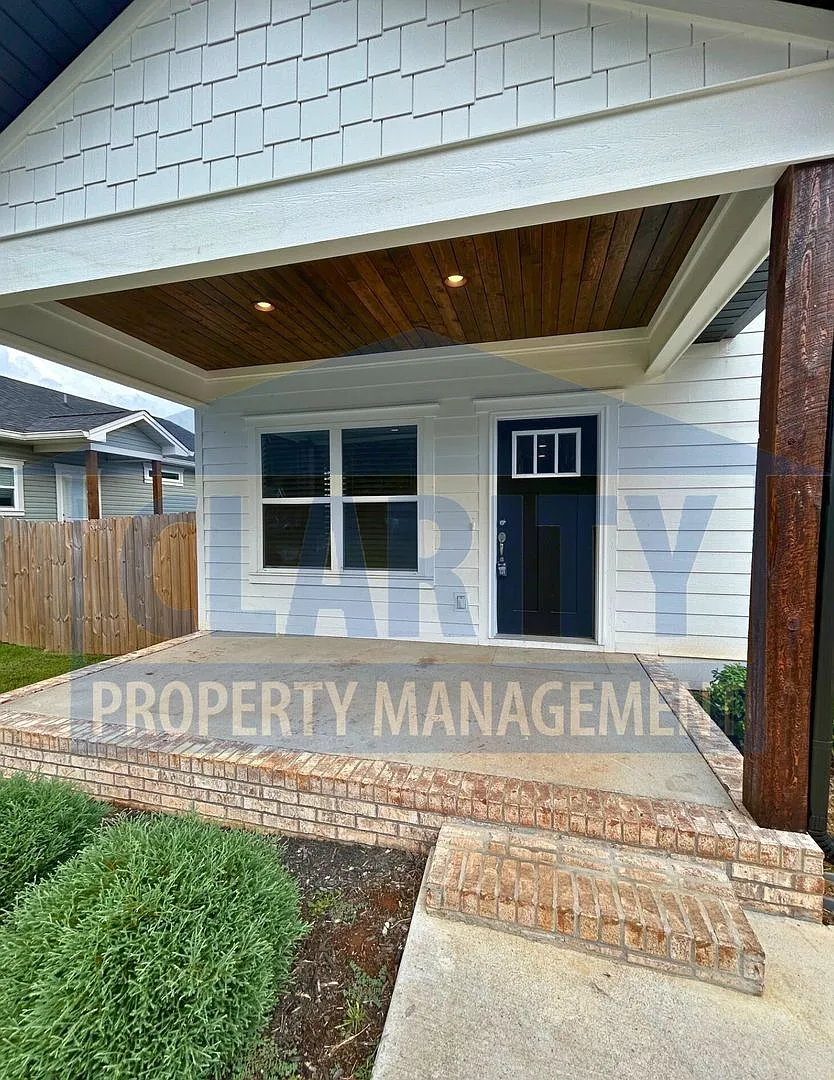 Three bedroom single level home! — Photo 3